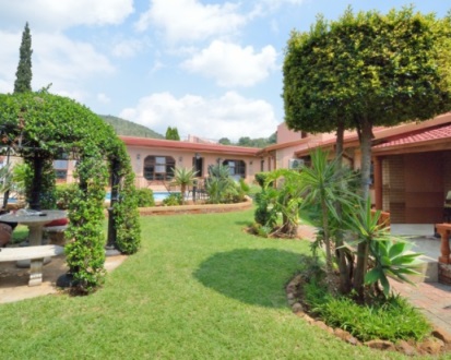 Valley View Main Garden